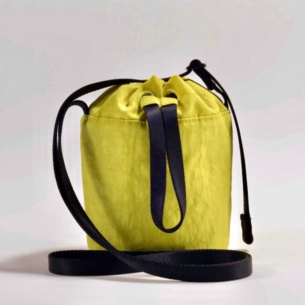 BAGGU Mini Bucket Bag in Sour